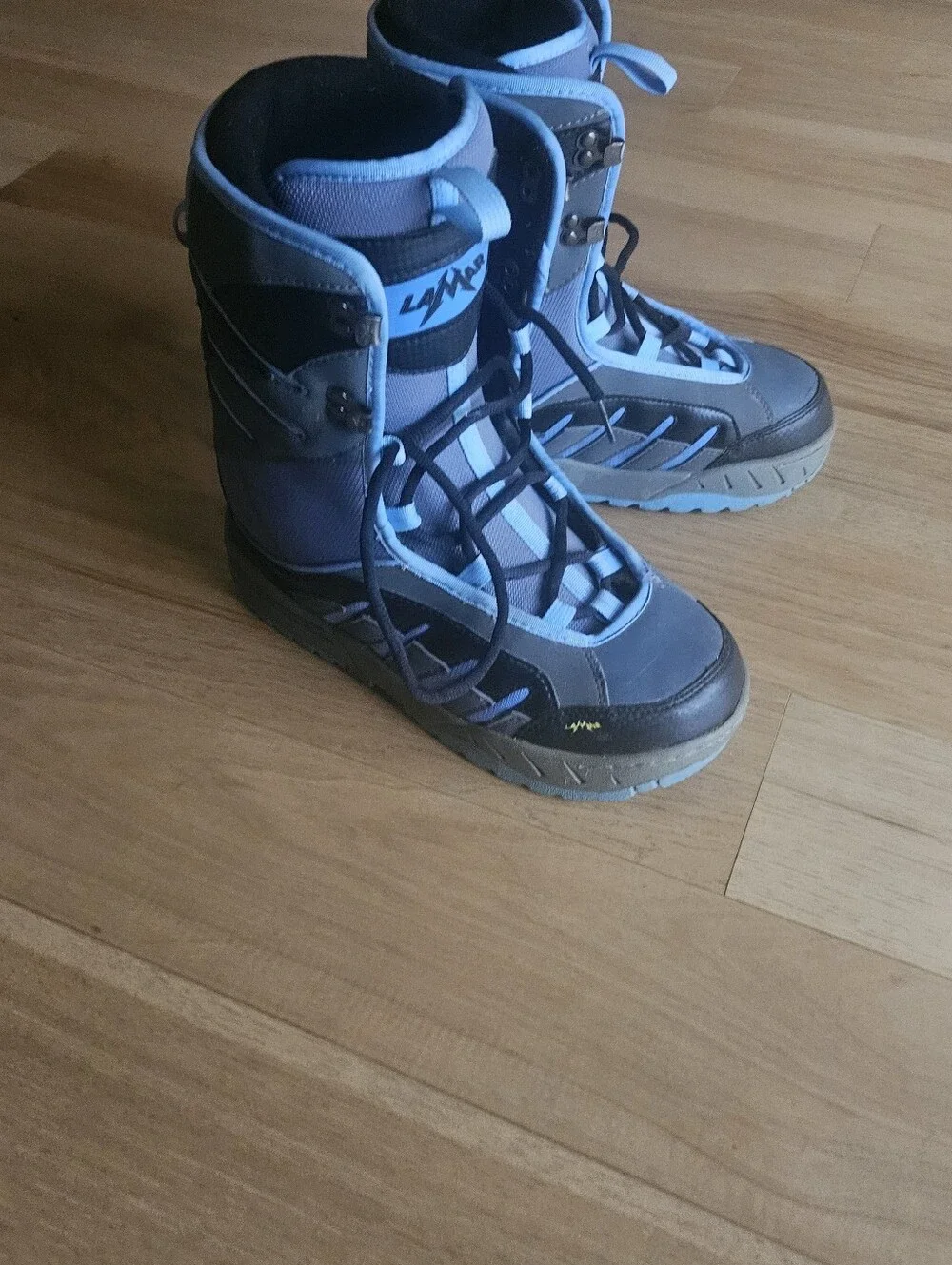 Alamar Womens Snowboarding Boots - Light Blue and Grayom